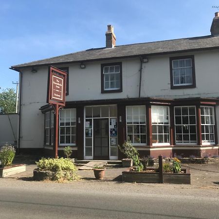 Bed and Breakfast The Penruddocke Arms Dinton  Esterno foto