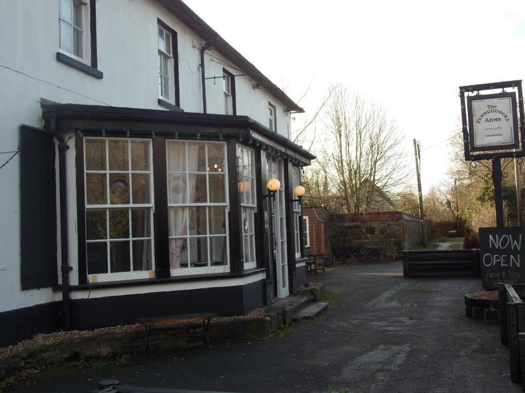Bed and Breakfast The Penruddocke Arms Dinton  Esterno foto
