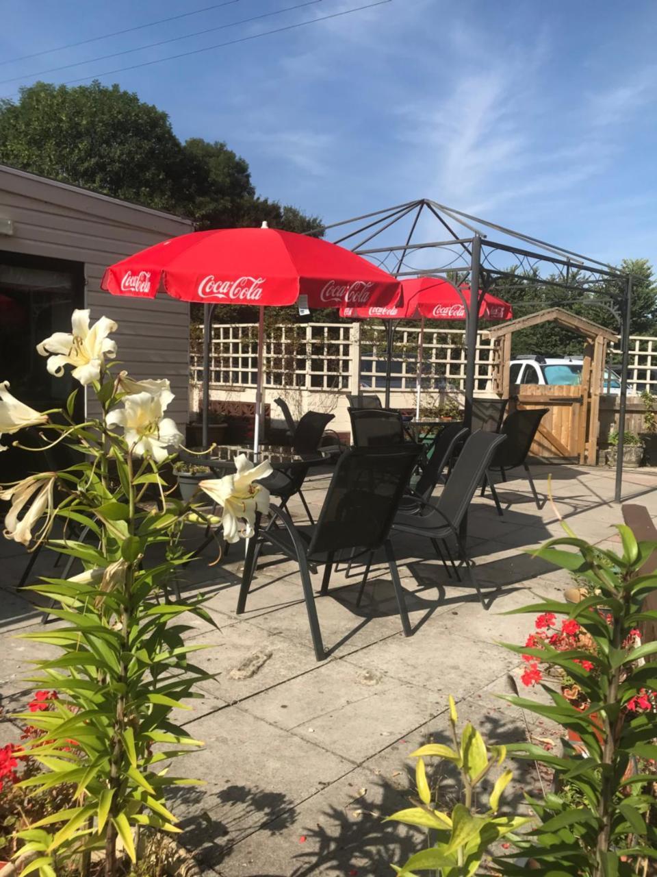 Bed and Breakfast The Penruddocke Arms Dinton  Esterno foto