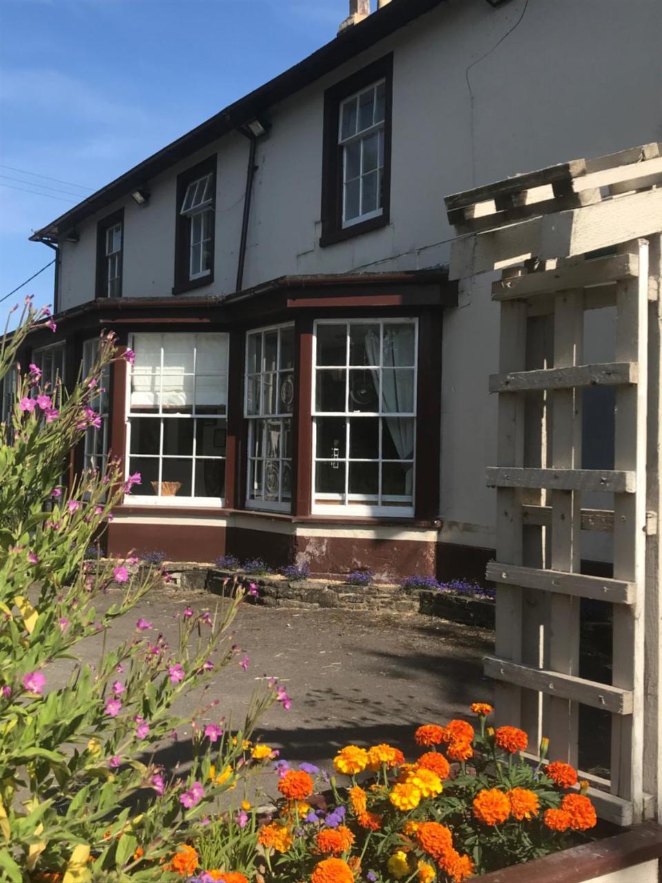 Bed and Breakfast The Penruddocke Arms Dinton  Esterno foto